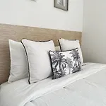 Retiro Residence Grey